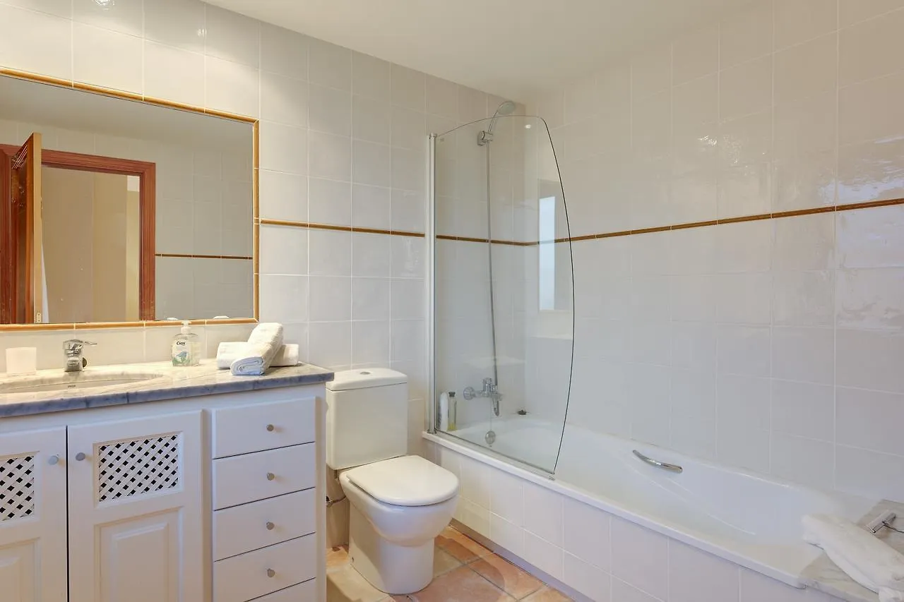 Roure Villa Tamariu 0*,  Spain