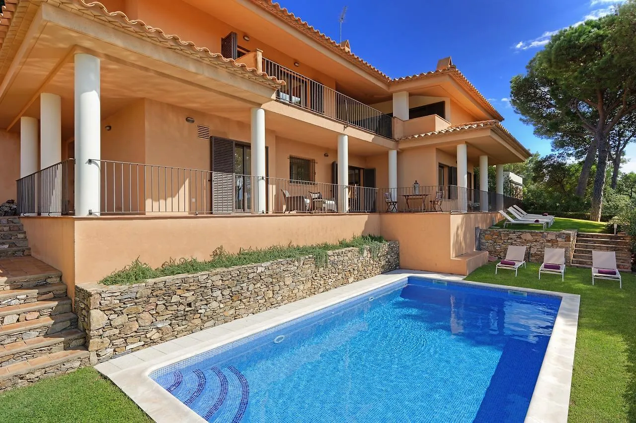 Roure Villa Tamariu 0*,